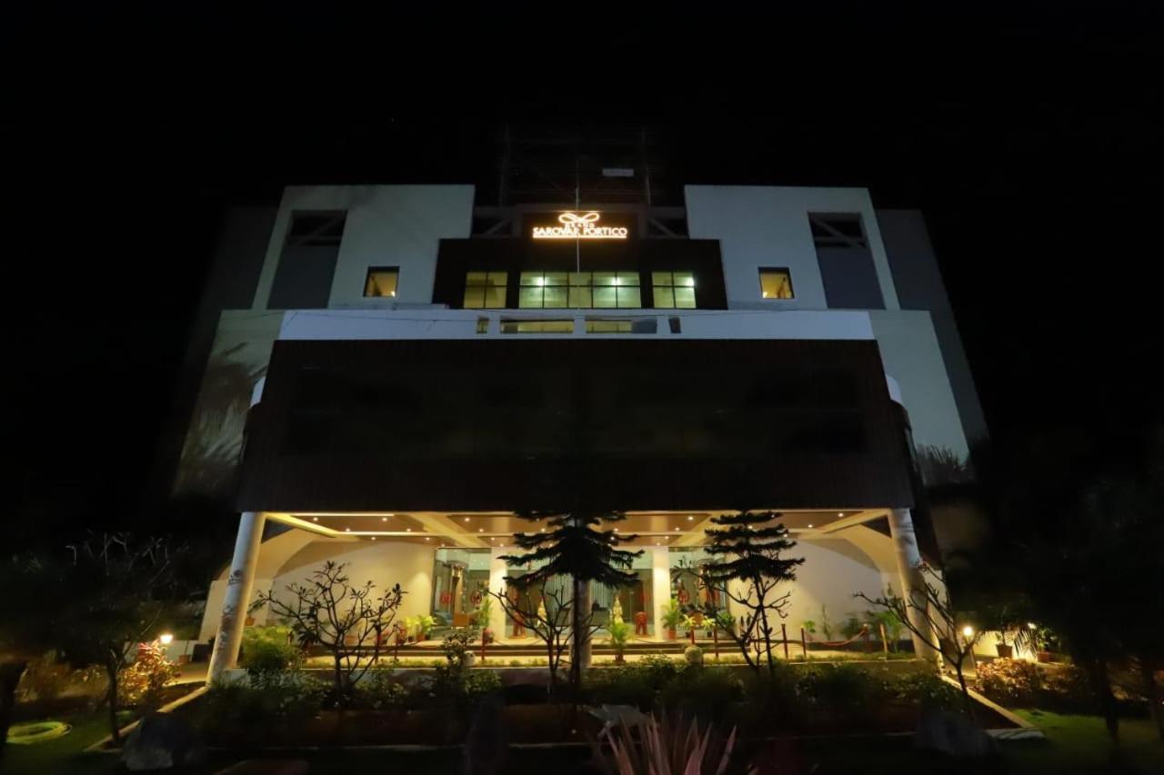 Grand Sarovar Portico, Latur Bagian luar foto